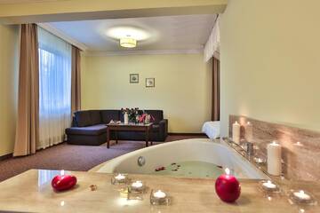 Фото номера Апартаменты с 1 спальней и гидромассажной ванной Отель Hotel Biały Dom г. Czerwionka 4